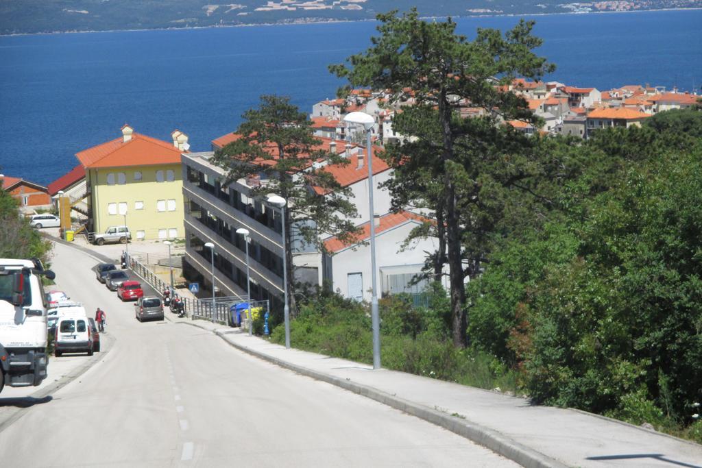 Apartman Leona Apartamento Vrbnik Exterior foto